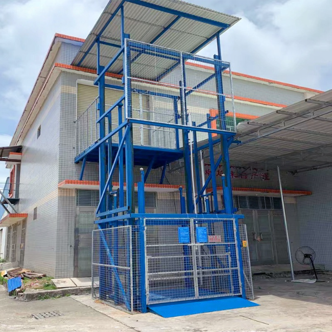 青海建材厂室外升降货梯安装